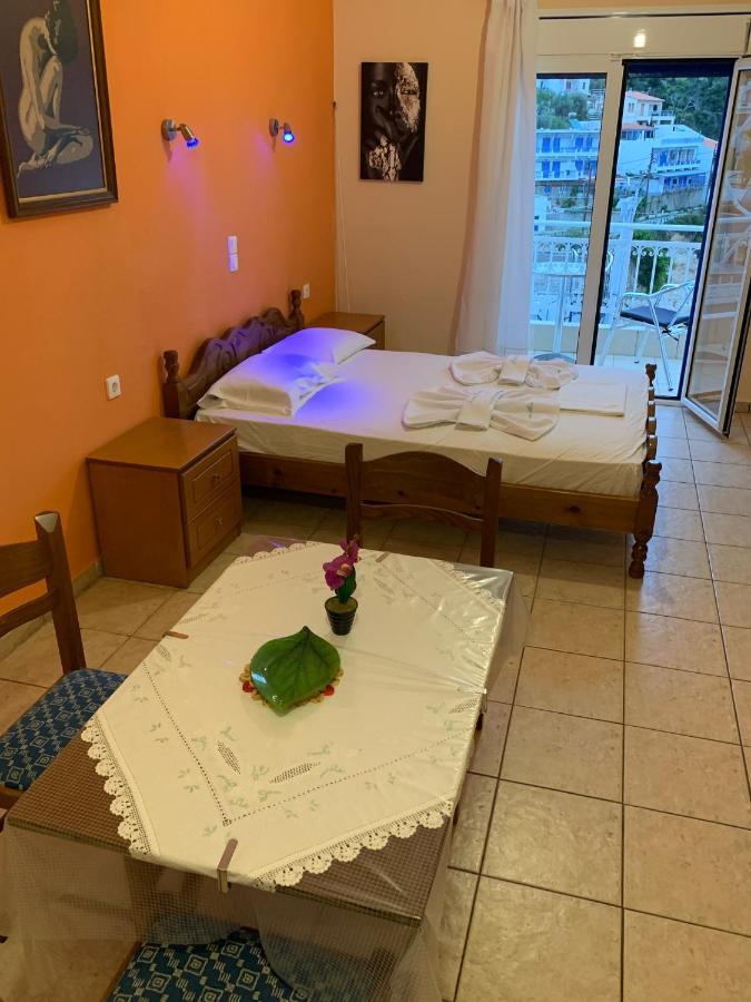 Kostas Rooms Votsi  외부 사진