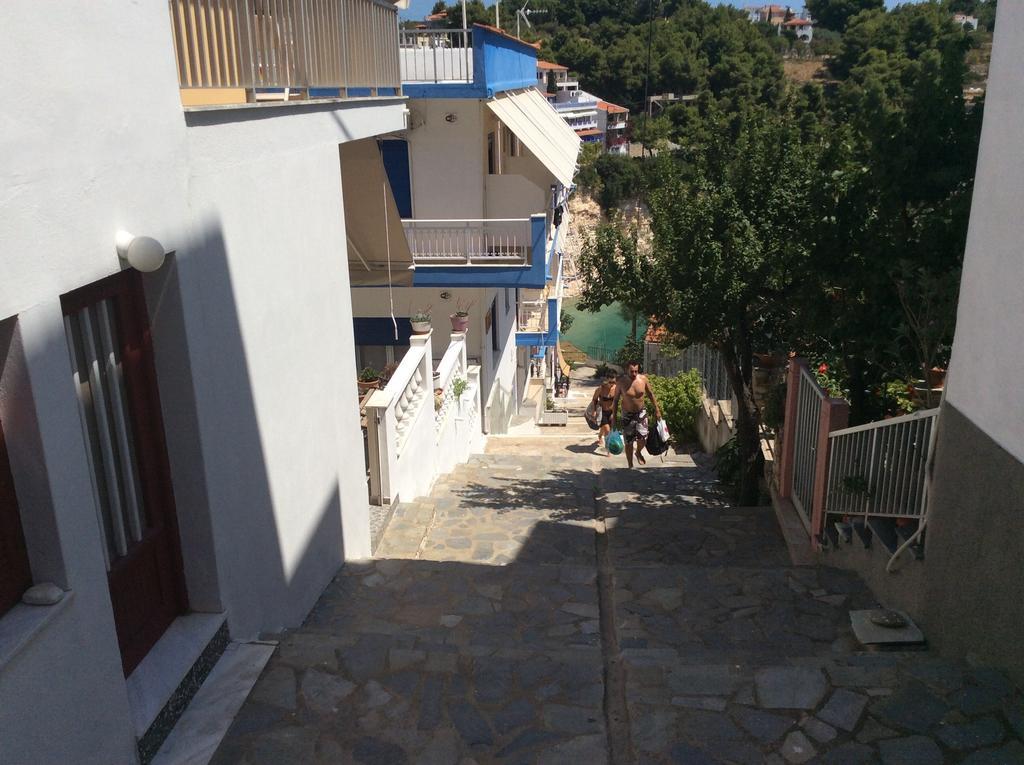 Kostas Rooms Votsi  외부 사진
