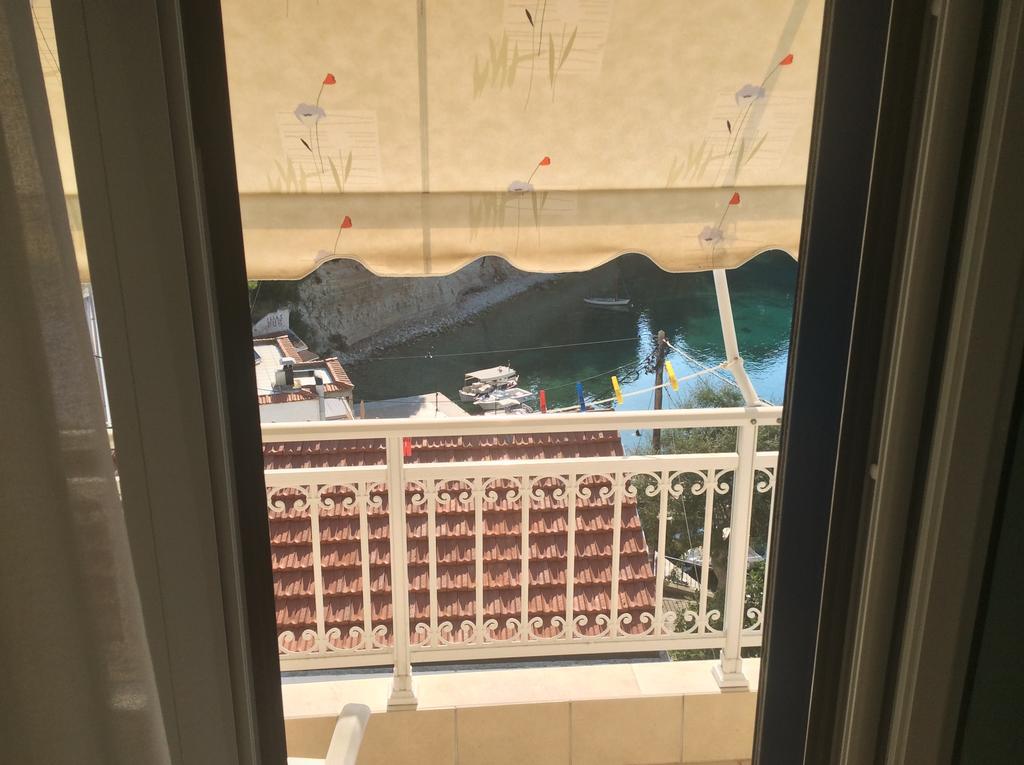 Kostas Rooms Votsi  외부 사진