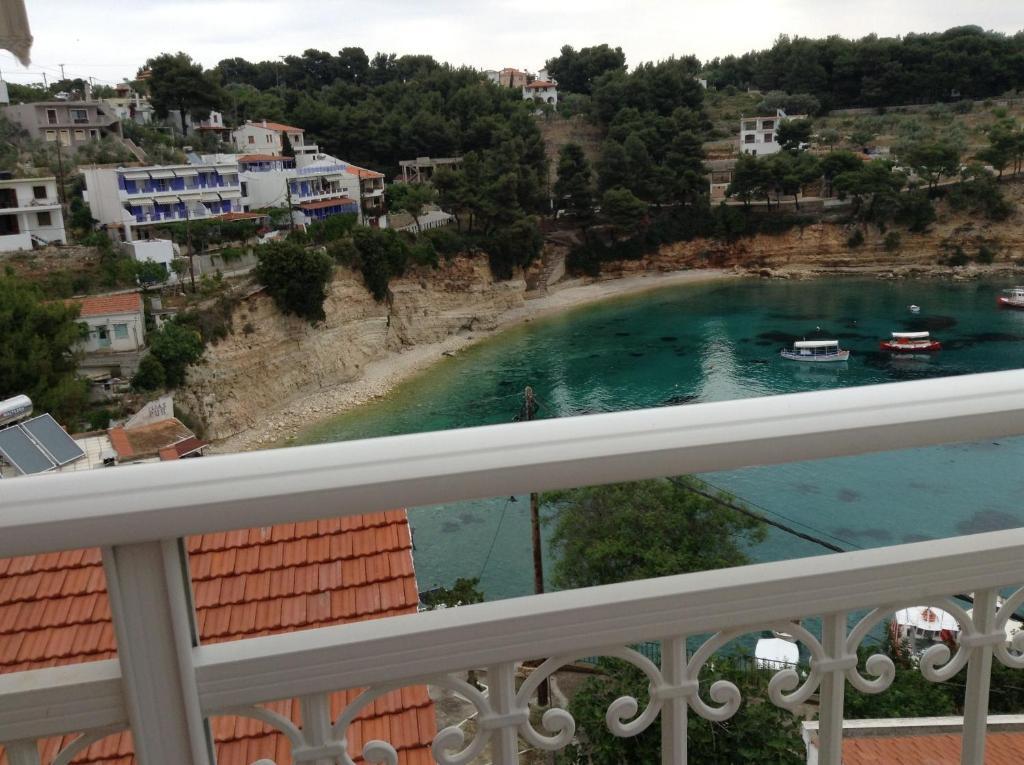 Kostas Rooms Votsi  객실 사진